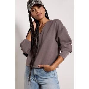 Evereve Ivy Sleek‎ Top Taupe V-Neckline Long Sleeves Pullover Size L Large